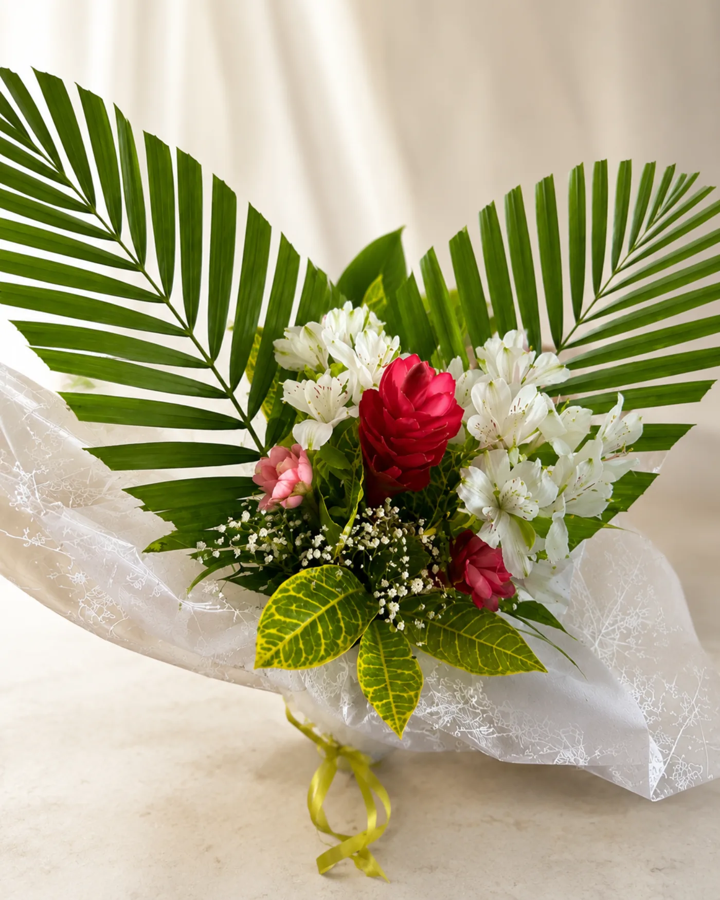 Madjuni — bouquet de fleurs exotiques créé à Mayotte par Foulera.yt